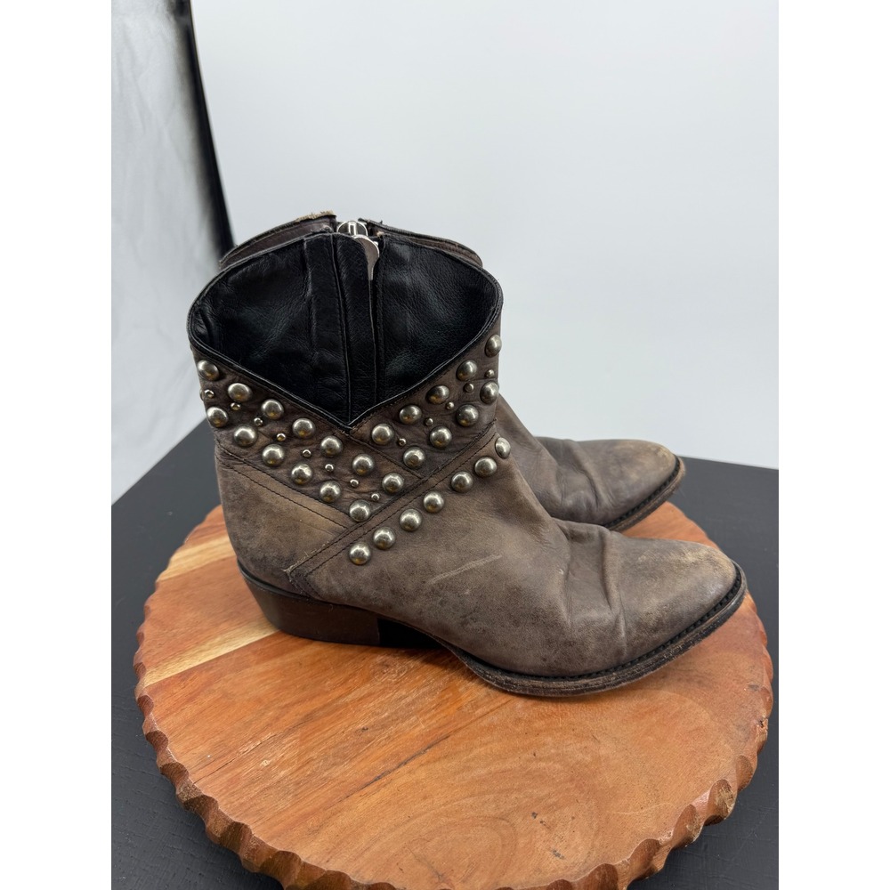 Matisse Studded Ankle Boots Women 8.5 taupe Distressed Leather Western L3455